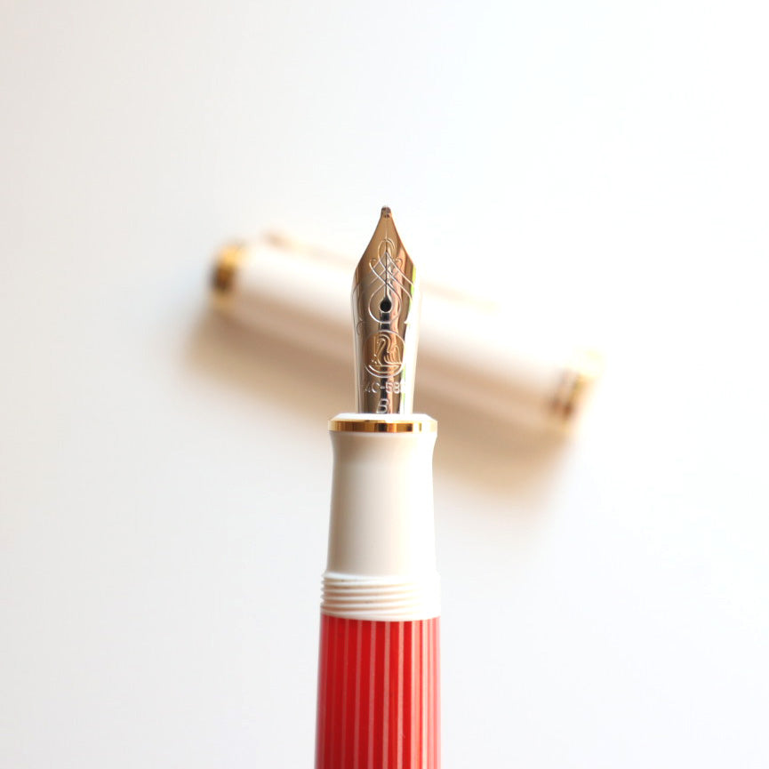 【限定品】Pelikan(ペリカン) 万年筆 スーベレーン600 レッドホワイト 極細字/細字/中字/太字