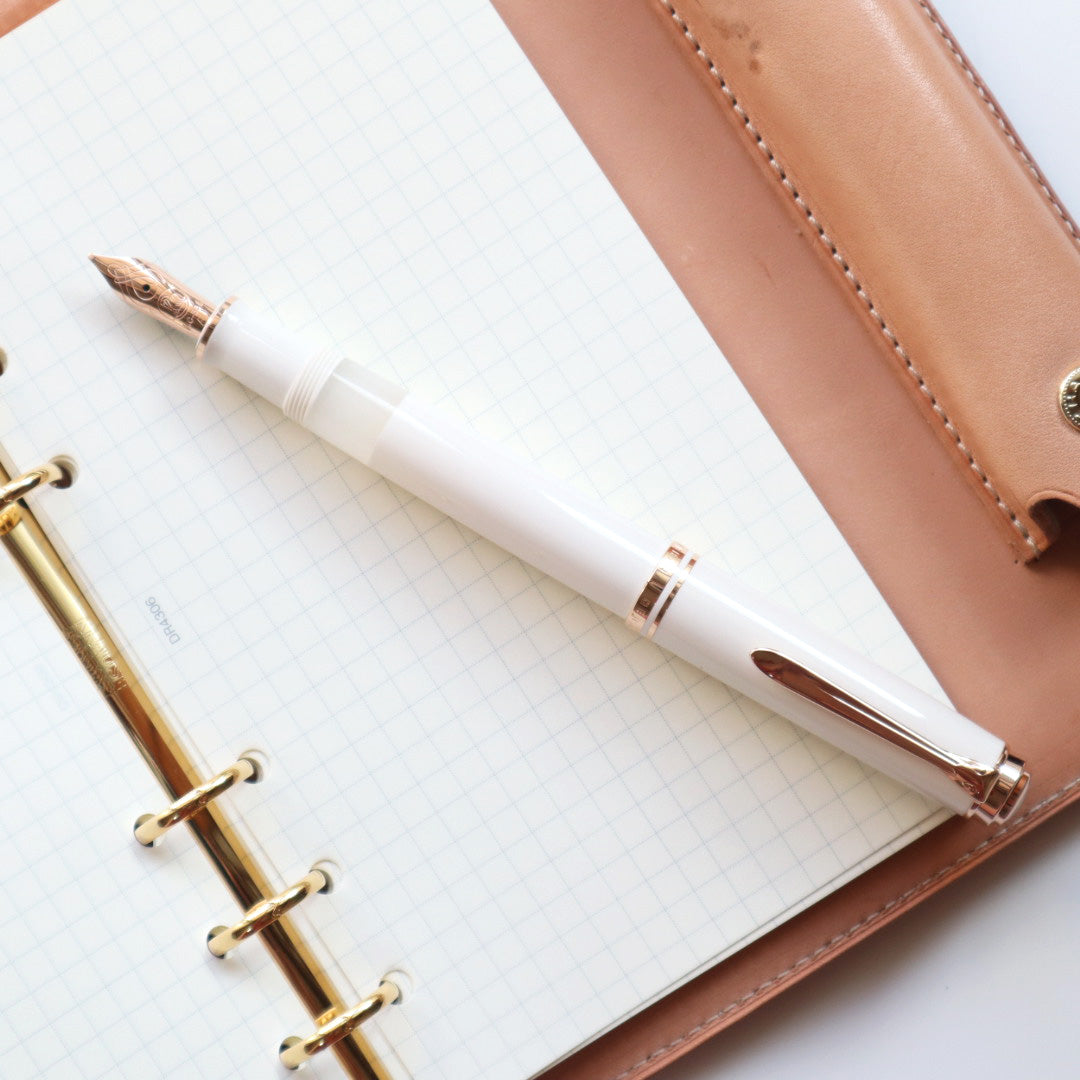 【限定品】Pelikan(ペリカン) 万年筆 スーベレーン600 ホワイト&ローズゴールド 極細字/細字/中字/太字