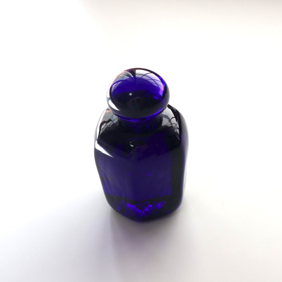 HIGHTIDE(ハイタイド) attaché 再生ガラス ペーパーウェイト 日本酒瓶 コバルトブルー