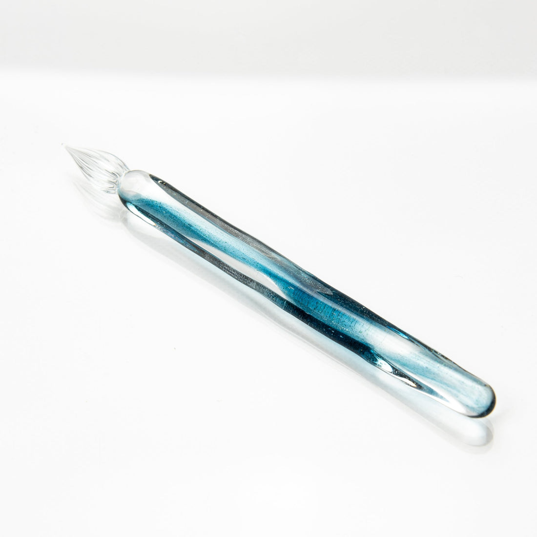 きのうのこと。 ガラスペン 琥珀びより。 青緑とラメ