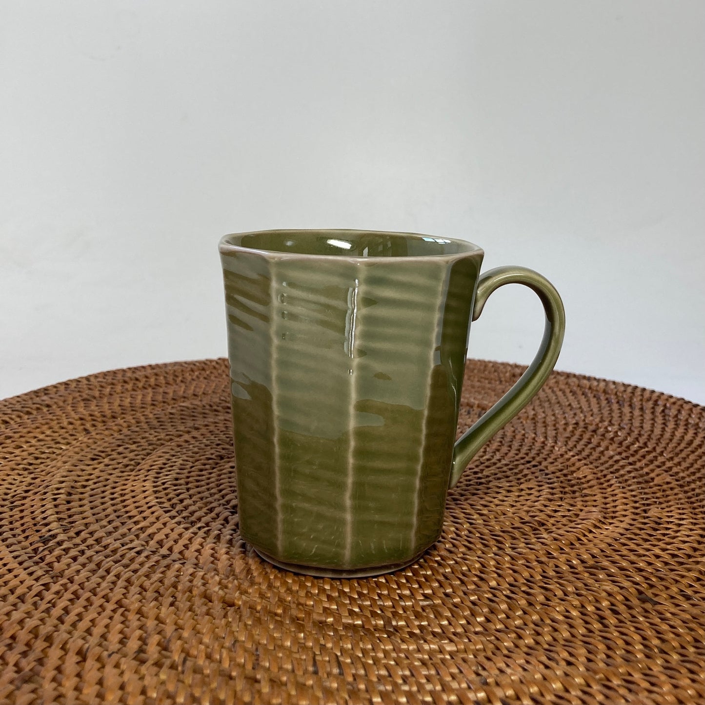 江口製陶所 Classical Color 面取りマグカップ オリーブ